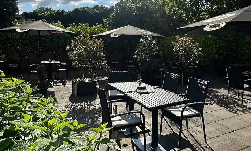 Image 3: Exklusives Sushi-Menü in 3 Gängen für 2 oder 4 Personen