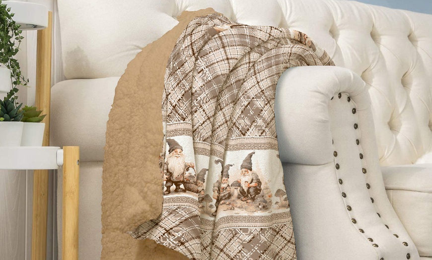 Image 8: Soft and Warm Sherpa Blanket