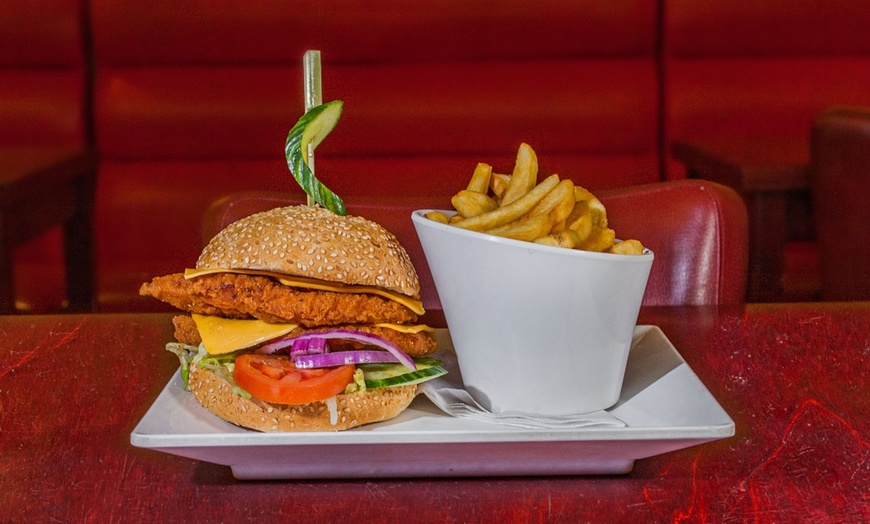 Image 4: Mixed grill met friet en salade