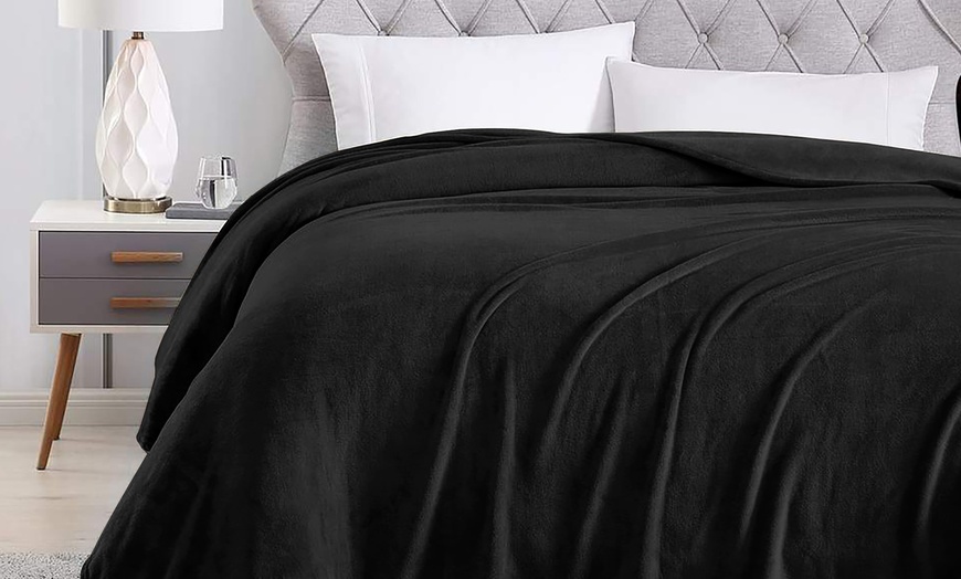 Image 16: Manta de franela cálida y suave, hipoalergénica y transpirable