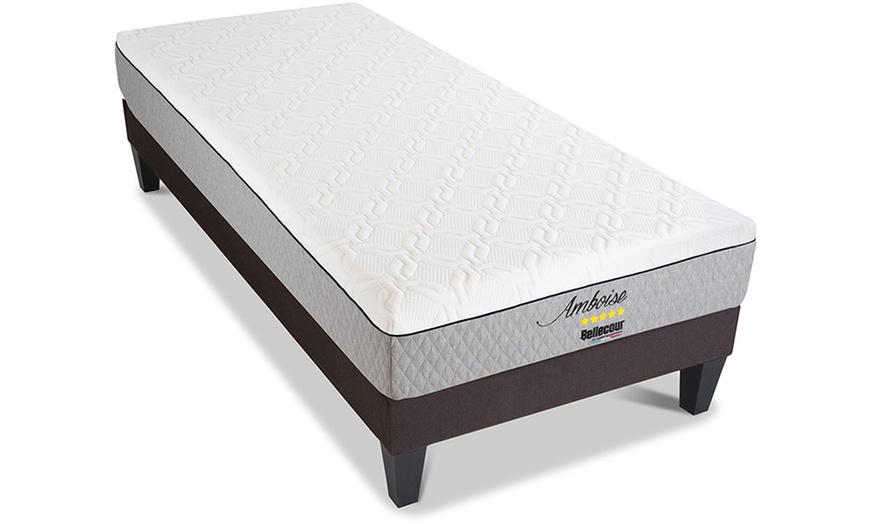 Image 2: Matelas mousse à mémoire "Amboise", option sommier et kit de couchage