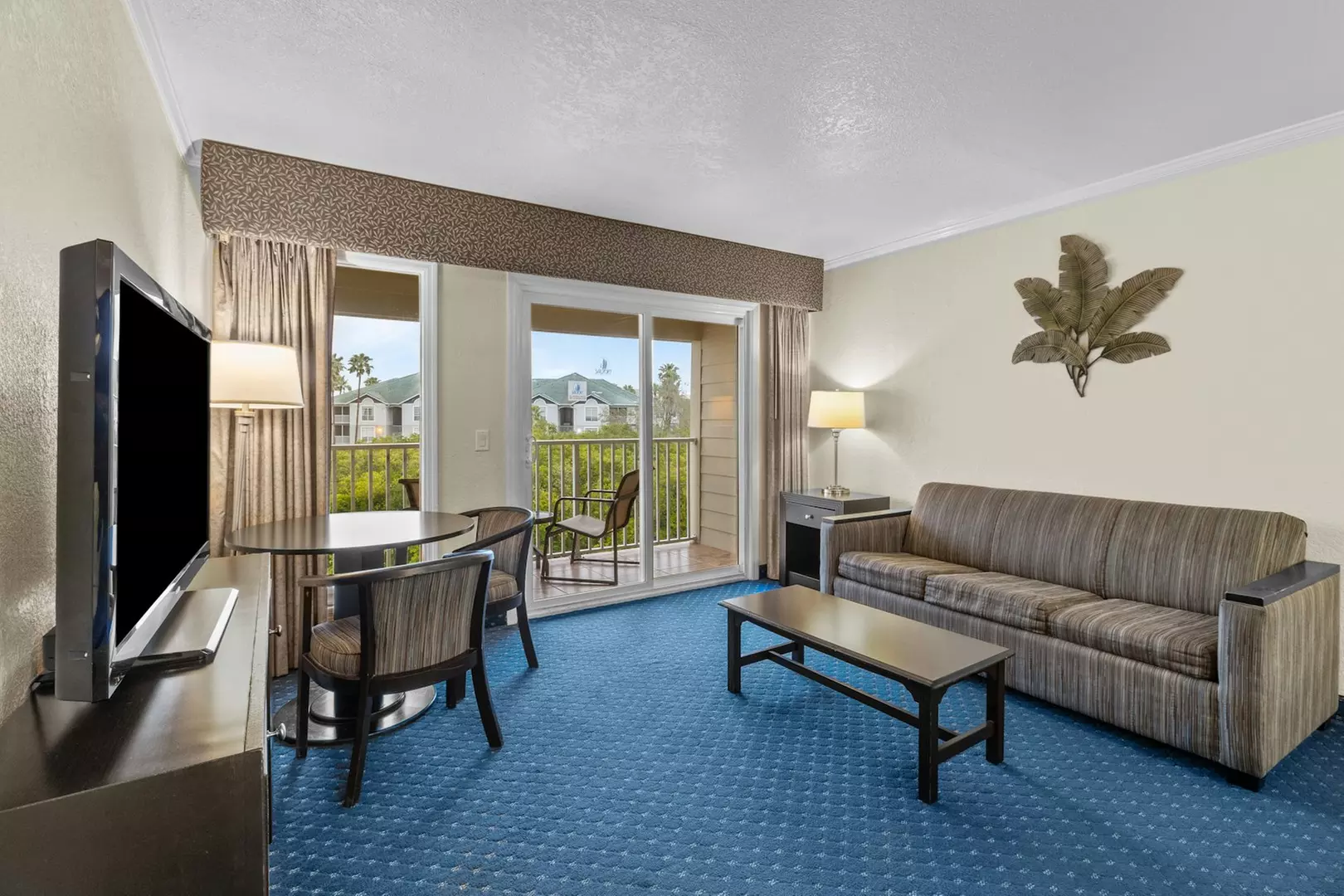 Sailport Waterfront Suites: Your Gateway to Bayside Serenity
