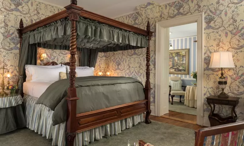 Member Pricing: Charming B&B Near Grove Park With Veranda Views