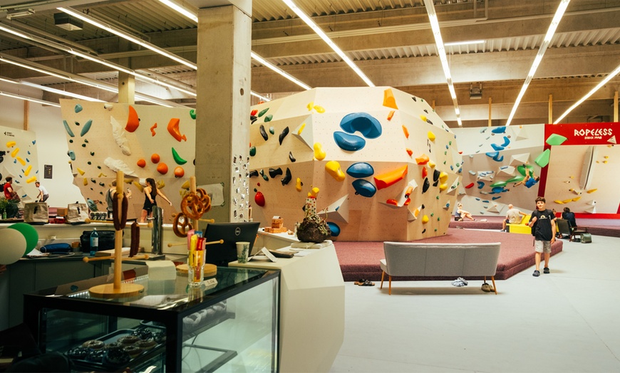 Image 2: Tageskarte Bouldern Indoor für 1, 2 oder 4 Personen