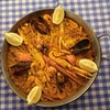 Image 1: Menú Premium de arroz con langosta y marisco con entrantes y vino 