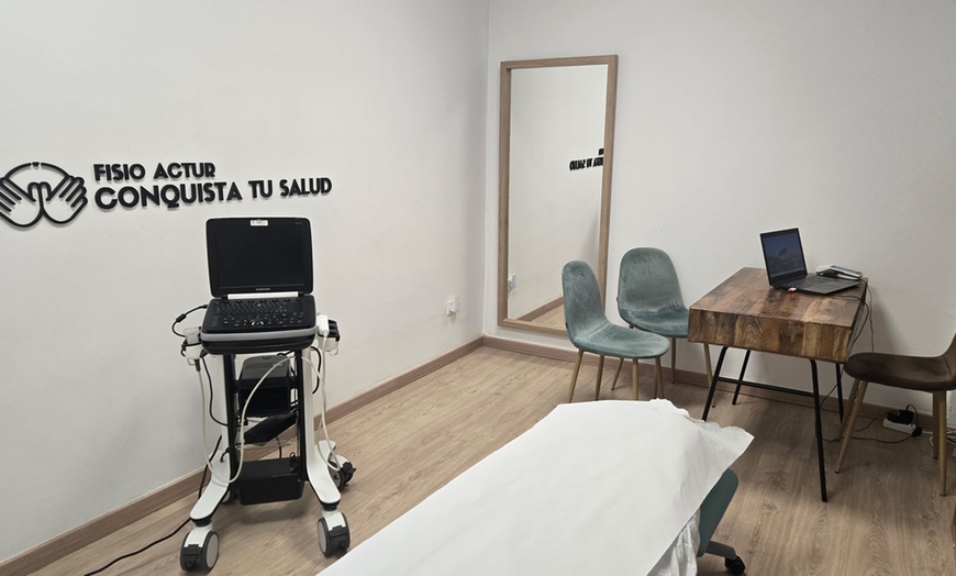 Image 5: Sesión de fisoterapia con diagnóstico y valoración previa para 1