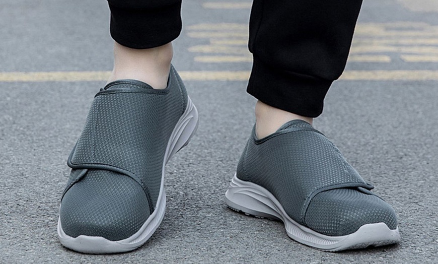 Image 1: Men's Comfortable Casual Shoes