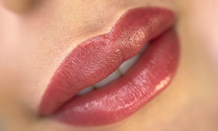 Image 2: Permanent Make-up für klassischen Lidstrich für 1 Person