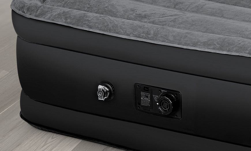 Image 5: Zelf opblazend luchtbed