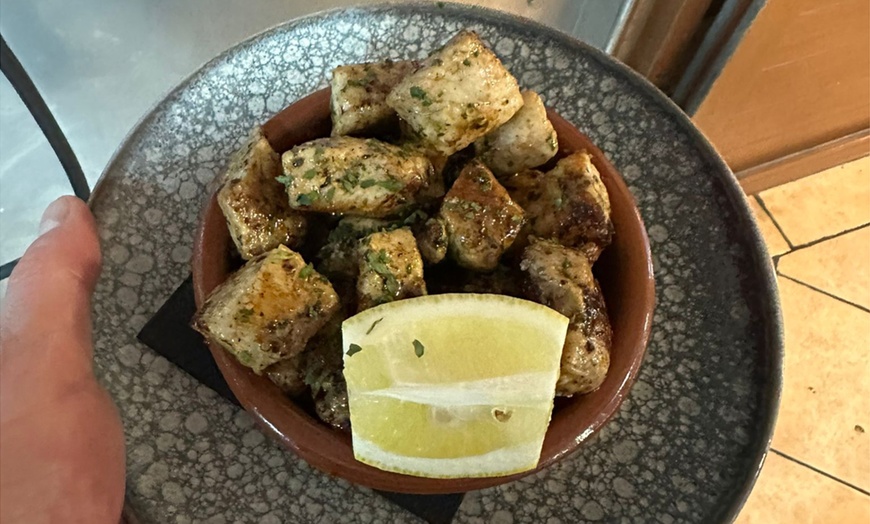 Image 4: 5 tapas canarias con 2 bebidas y pan o 10 tapas con 4 bebidas