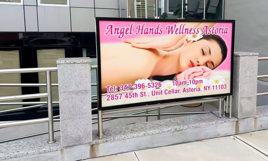 Image 3: 60-Min Swedish or Deep Tissue Massage OR Custom Massage w/ Hot Towel