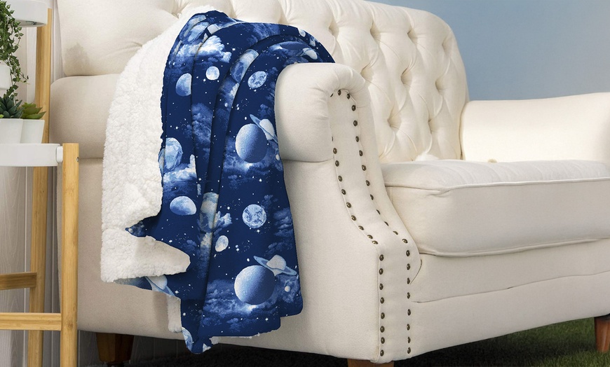 Image 21: Plaid réversible sherpa et microfibre