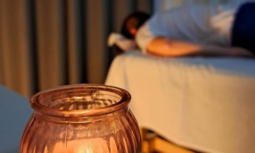 Image 8: Masaje relajante de 30 minutos o tailandés tradicional de hasta 1 h