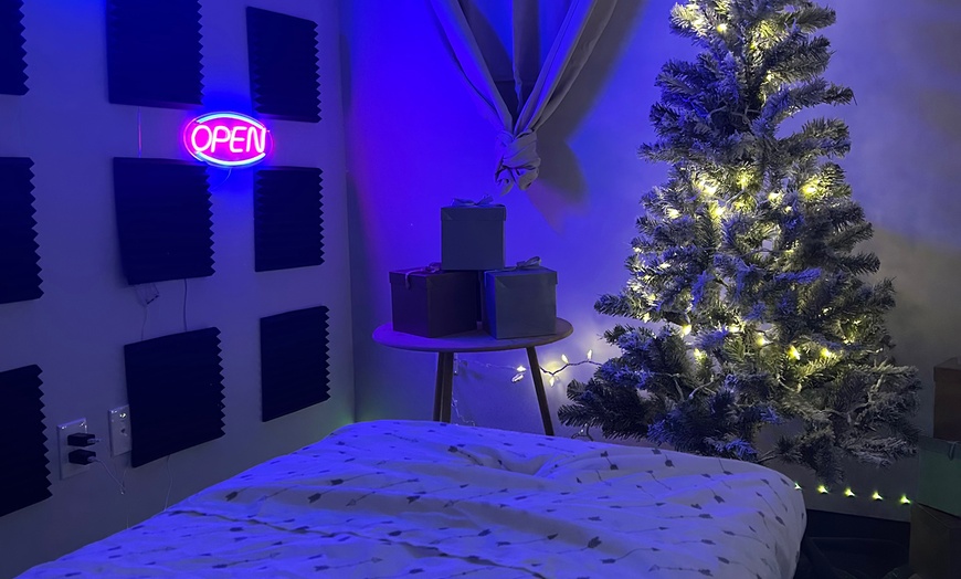 Image 2: Up to 35% Off on Full Body Massage at Litty Production Studios