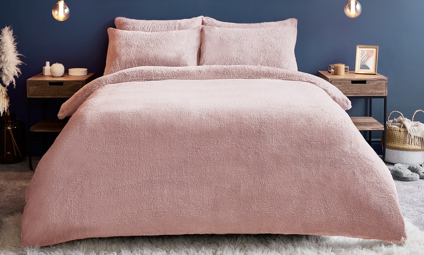 Image 13: Silentnight Cosy Teddy Fleece Bedding