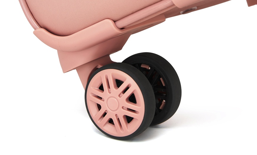 Image 23: Maleta blanda ligera de 20 pulgadas con neceser extraíble