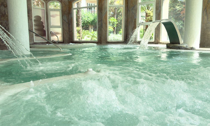 Image 4: Circuito spa de 90 minutos en pareja con opción a masaje y comida