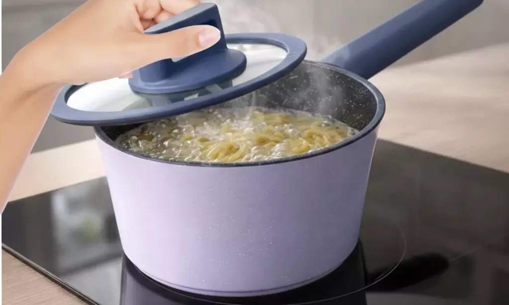 Juego de ollas con tapas de cristal de Just Perfecto