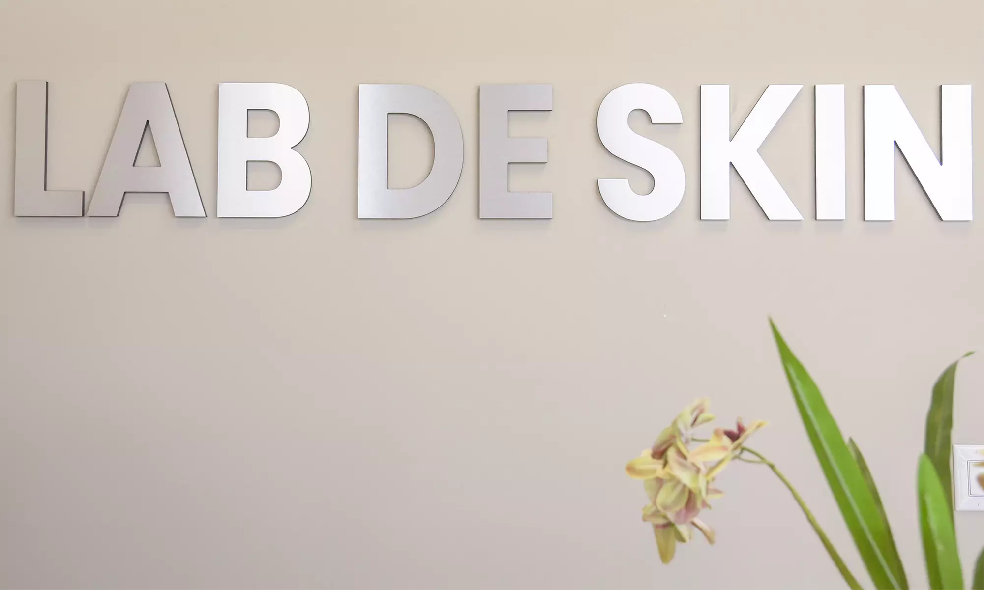 Enhance Beauty with 20, 50 or 100 Units of Xeomin 