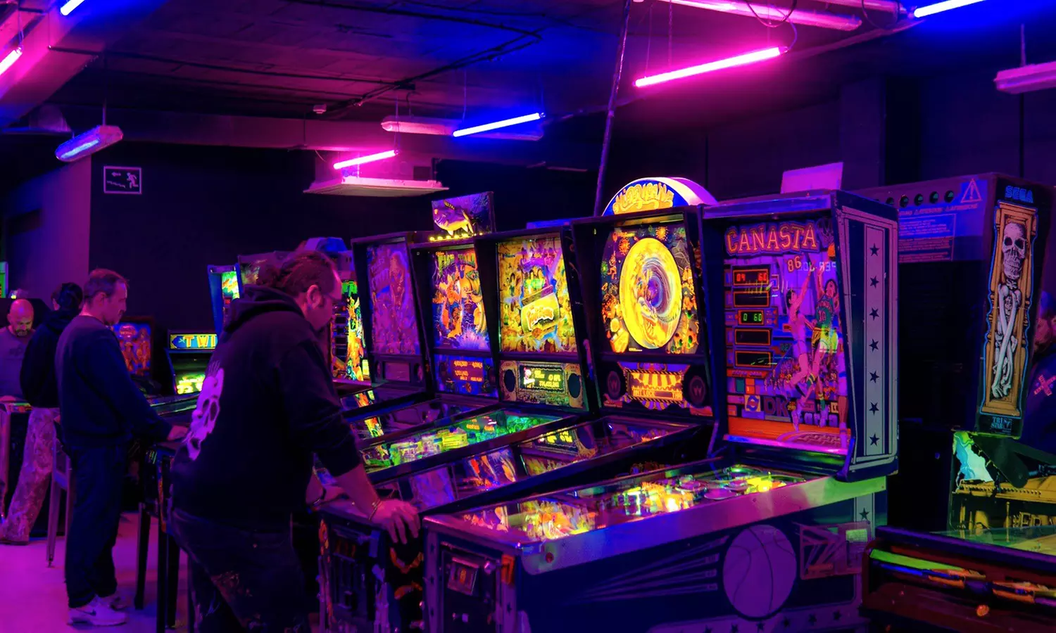 Pase o descuento del 10 % para evento en sala de recreativos retro