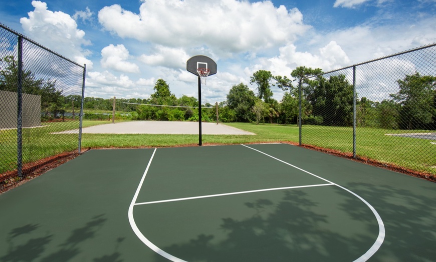 Image 17: Orlando Theme Park Hotel: Perfect for Families!