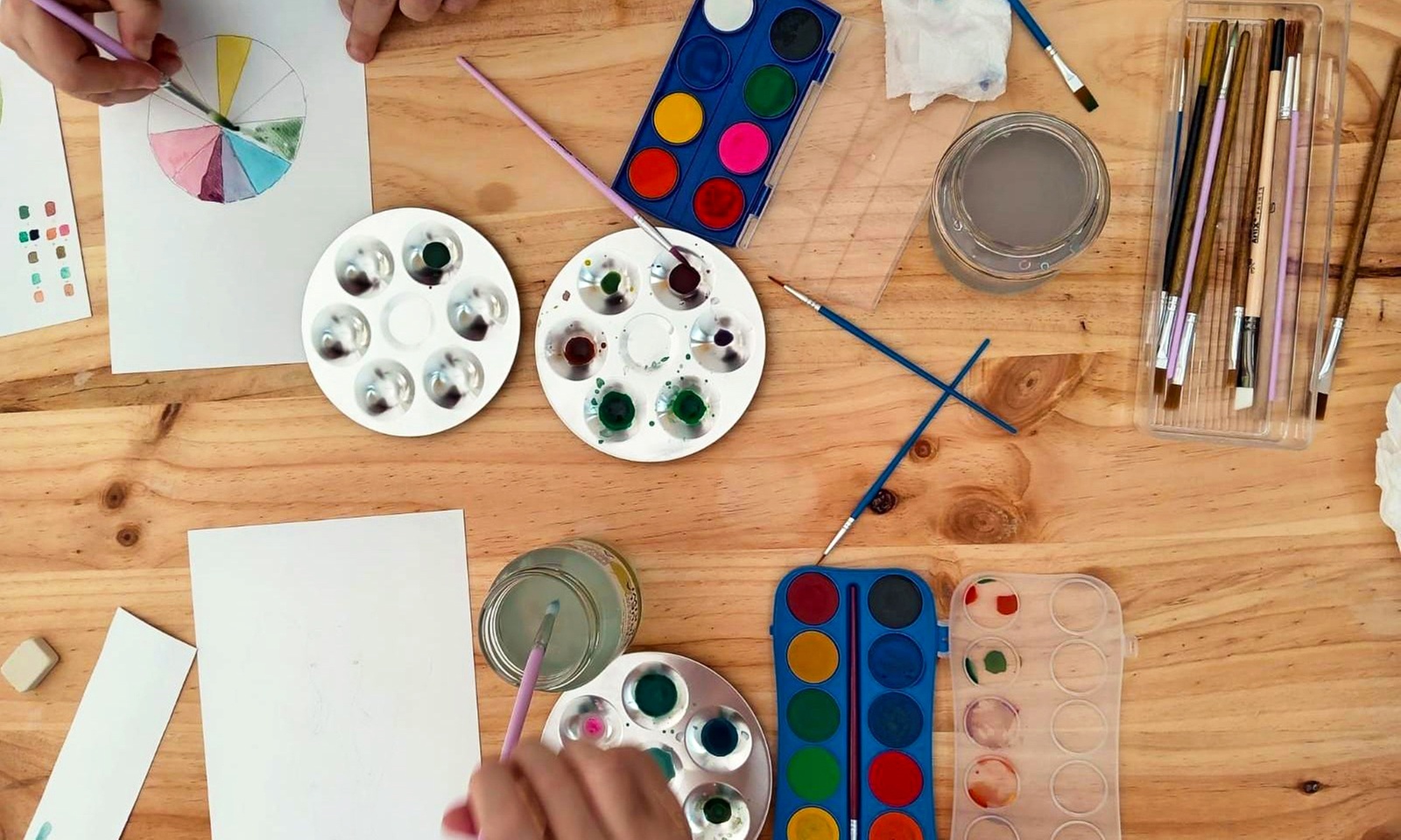 Taller de acuarela de 2h con picoteo para 1, 2 o 4 personas