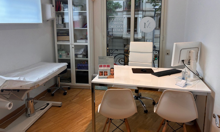 Image 3: Tratamiento antiedad infiltrado en Dra. Emma Magraner Medicina Global