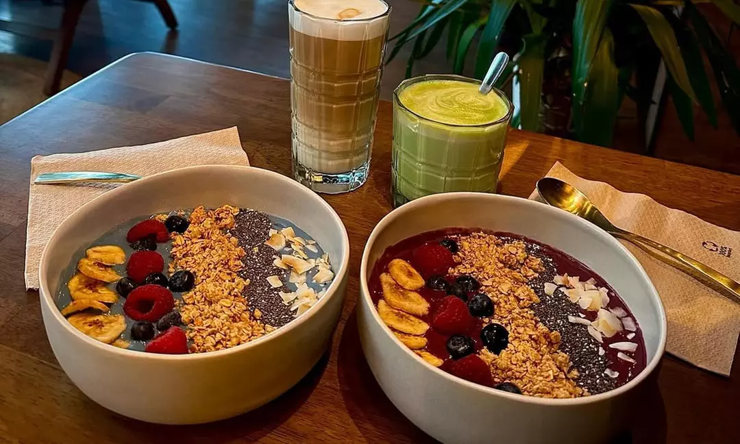 Genussvoll in den Tag starten: Frühstück inkl. Heißgetränk nach Wahl für 1 oder 2 Personen (bis zu 35% sparen) - Primary Image