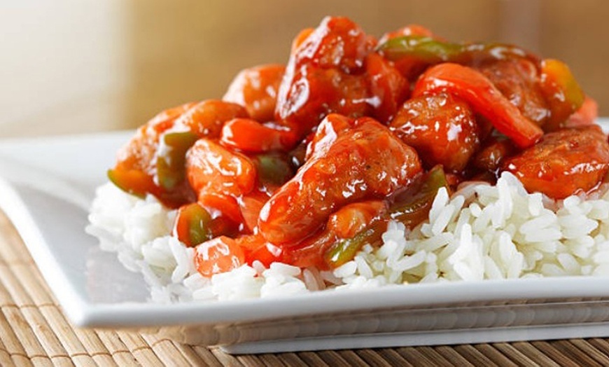 Image 5: Menú asiatico con entrantes, principales y bebidas