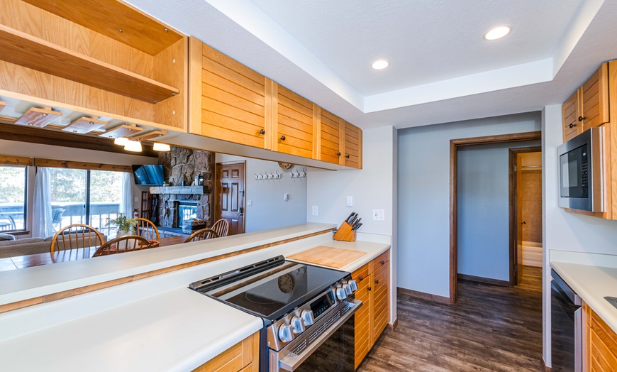 Image 3: Condo Resort near Winter Park with Hot Tubs & Mountain Views