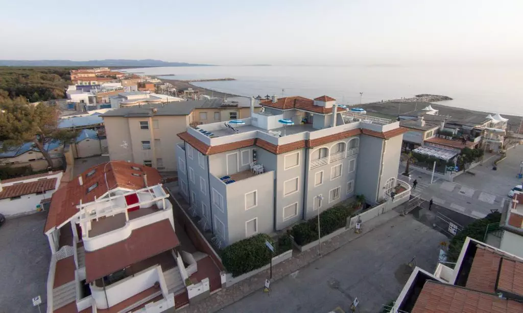 Marina di Cecina: 1, 2 o 4 notti per 2 persone in mezza pensione