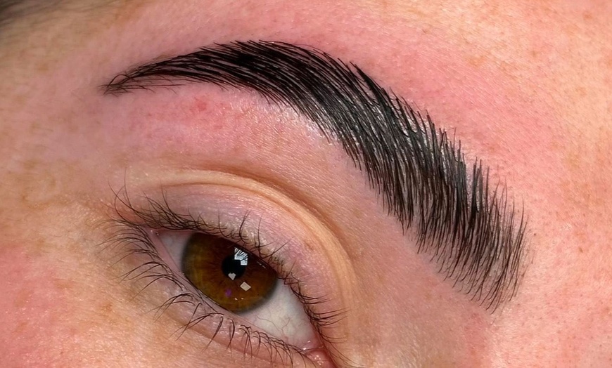 Image 2: Up to 36% Off on Eyelash Extensions at Sizsle Beauty