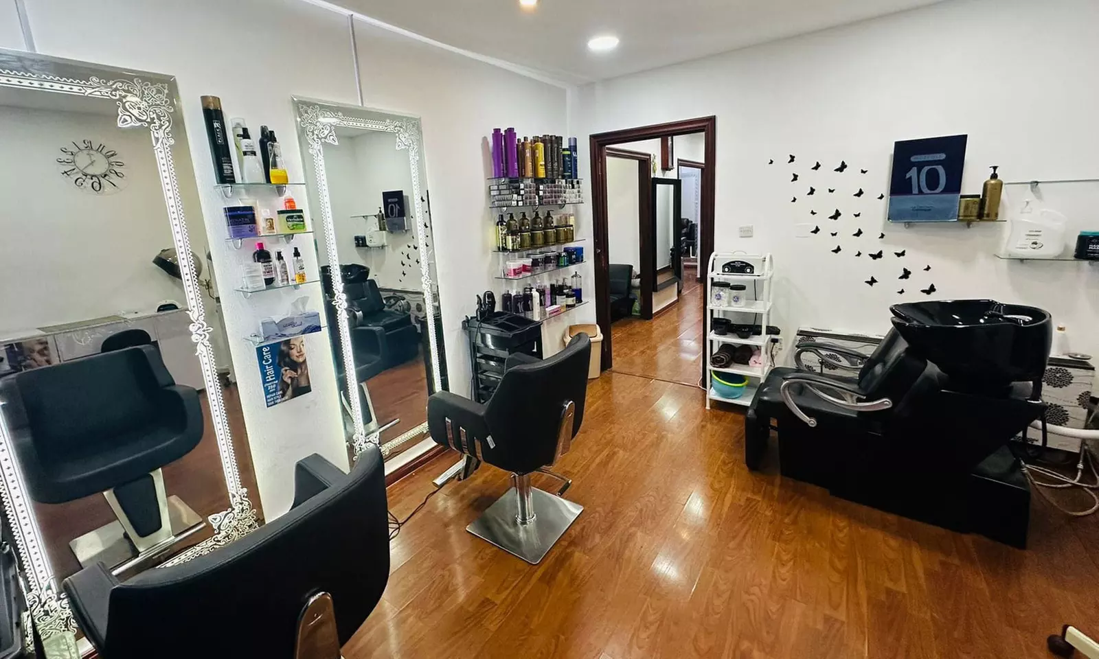 Enhance Your Beauty with a Facial Package!