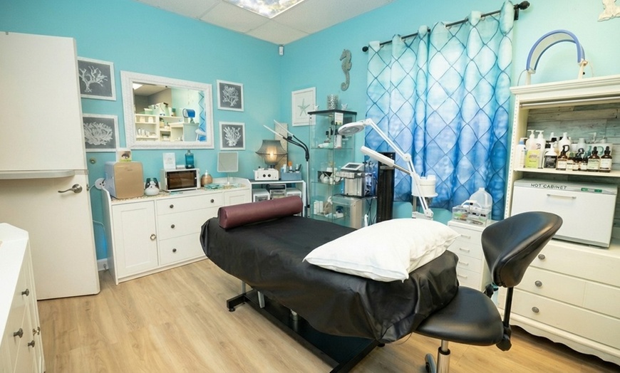 Image 4: Cryo Body Slimming: Freeze Fat & Sculpt Your Confidence