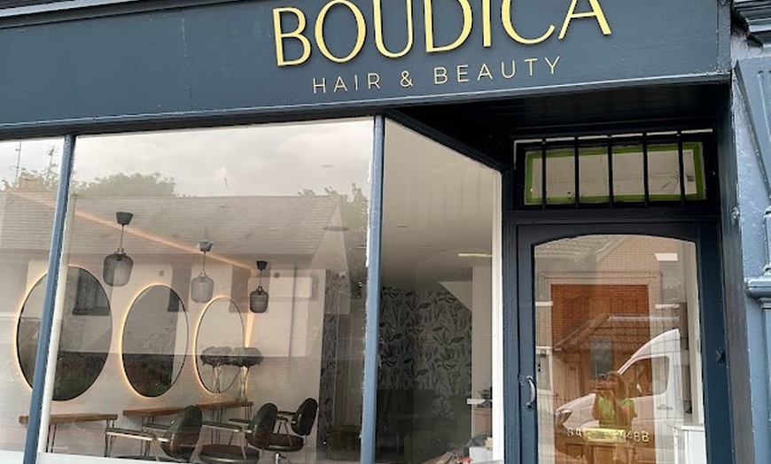 Image 2: Glow Your Skin with Choice of One, Two or Three Treatments