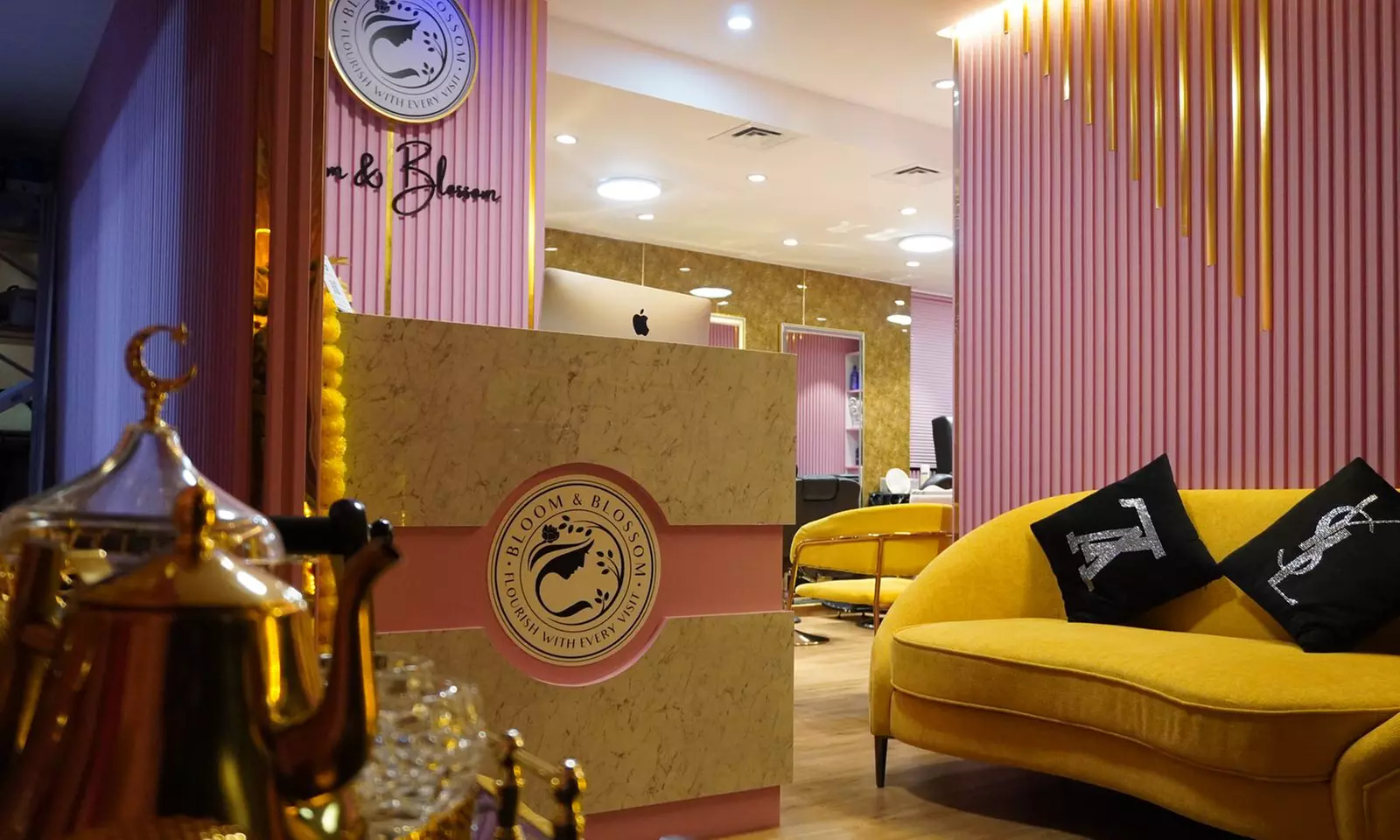 Relax with a 60 Min Full Body Treatment wiith Body Scrub / Hair Wash