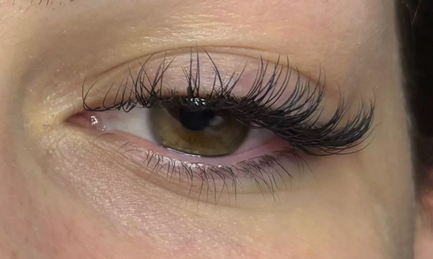 Full Set Classic or Volume Lash Extensions for a Glam Look