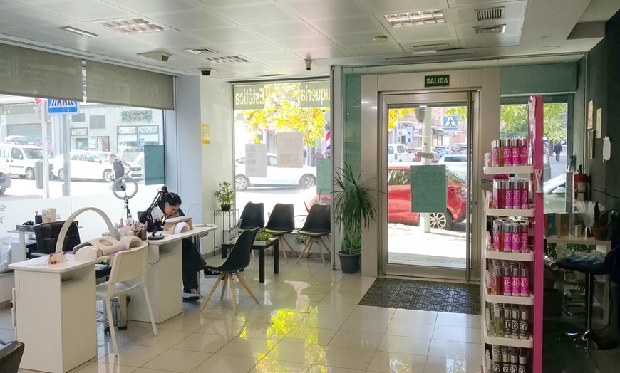 Image 7: Masaje capilar booster o con limpieza facial incluida