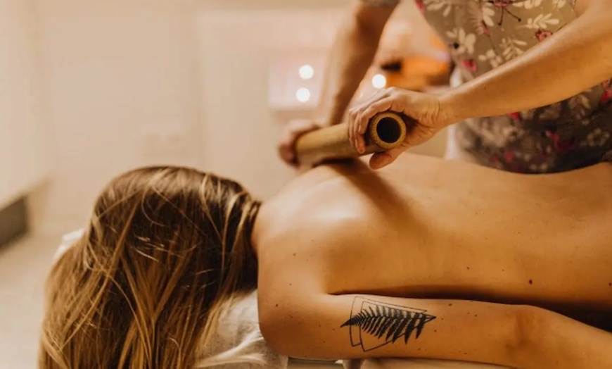 Image 1: Kokos- oder Bambusmassage für den ganzen Körper für 1 Person