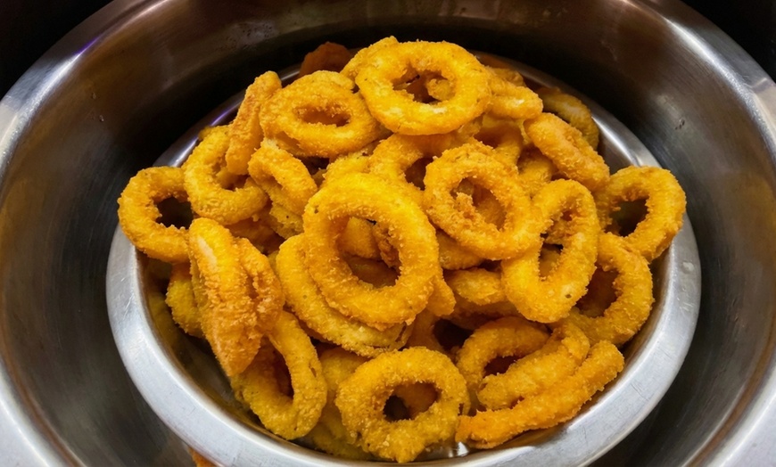 Image 2: 4* Iftar buffet with Bottomless Ramadan Drinks For a Child or 4 Adults