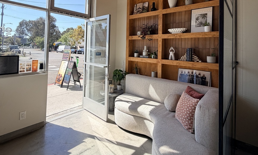 Image 3: Get Smooth Skin with 20 or 40 Units of Botox at Enforma - Venice
