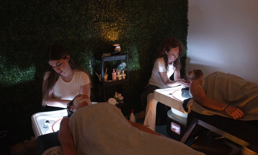 Image 1: Head spa japonés en pareja con masaje de busto, chocolate y té
