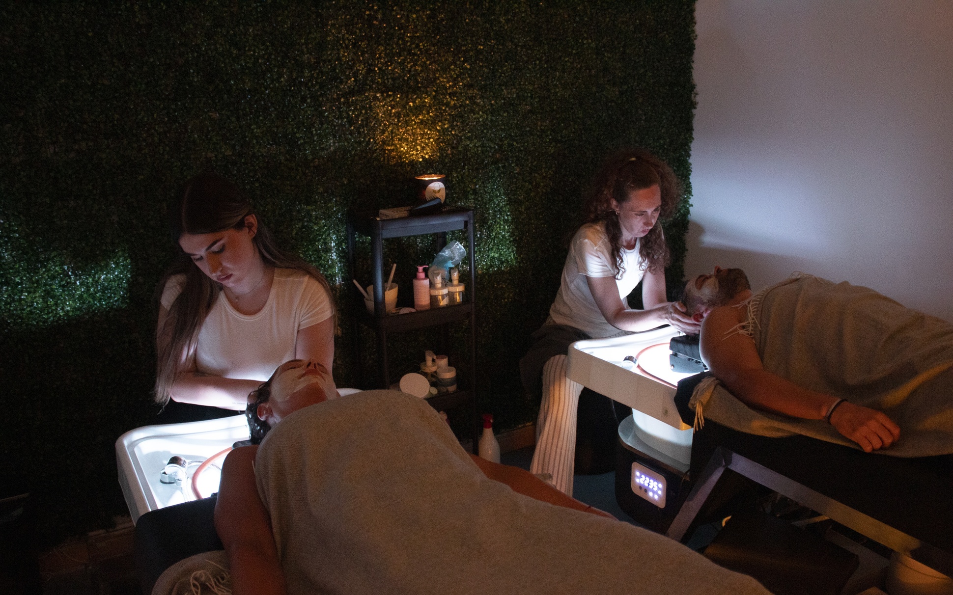 Head spa japonés en pareja con masaje de busto, chocolate y té