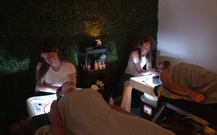 Head spa japonés en pareja de 45 minutos más masaje de busto con chocolate y té - Sense Head Spa