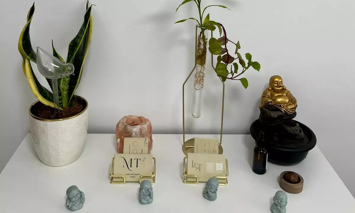 Manicura, pedicura o uñas gel con esmaltado clásico o semipermanente