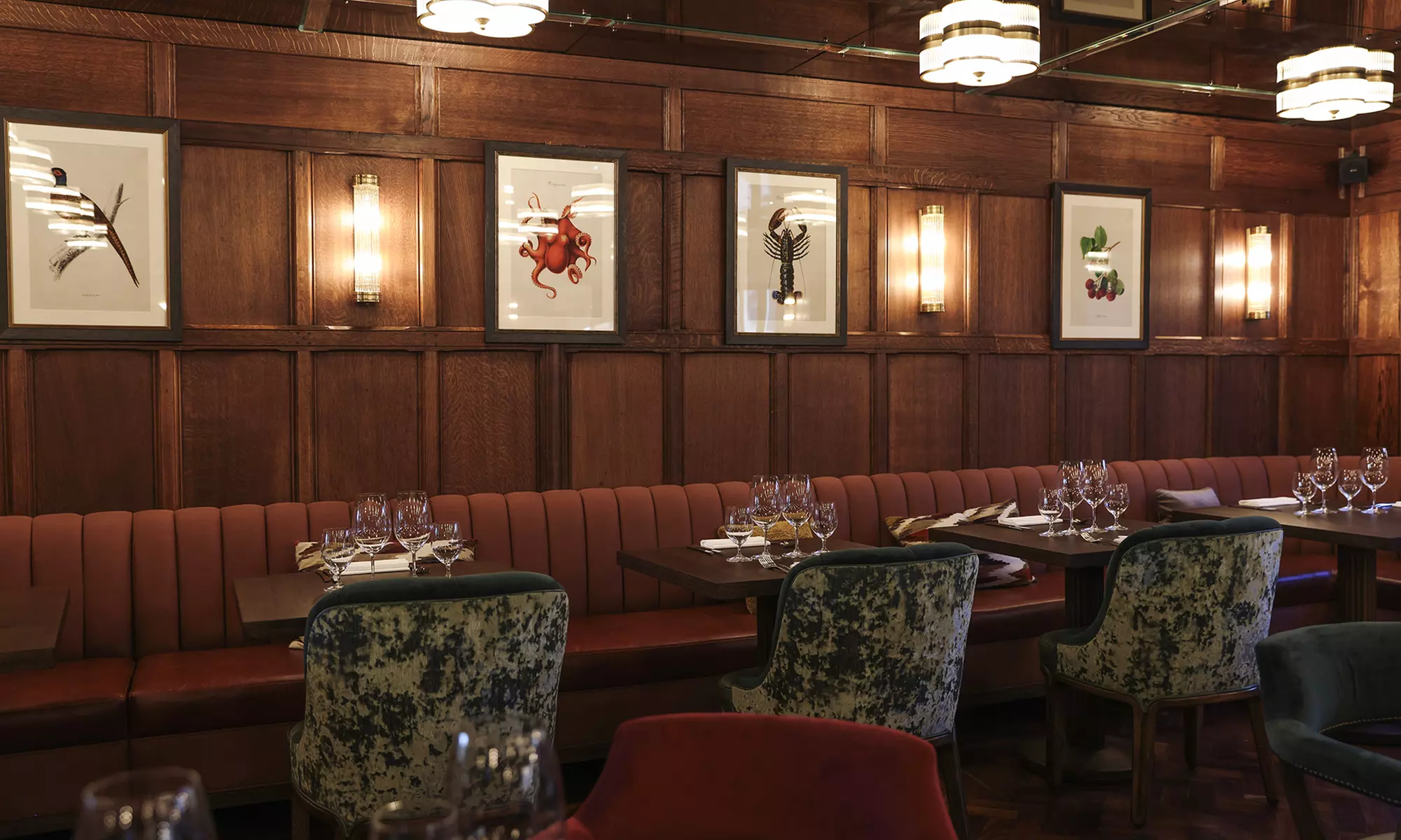 Stadhampton: Romantic Stay for 2 with Dinner & Champagne