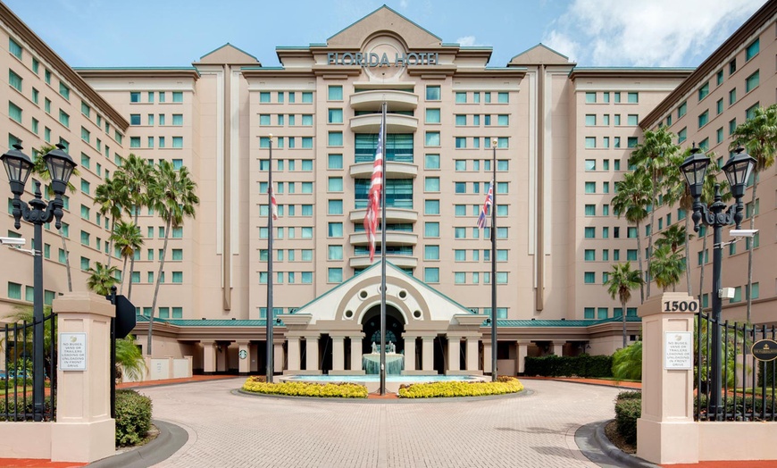 Image 27: Member-Only Deal: Steps from shopping, dining, & Orlando theme parks