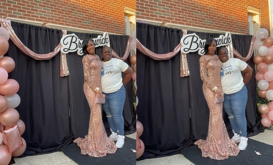 Image 5: Interactive Photo Booth Experience: Choose 2, 4, or 6 Hours of Fun