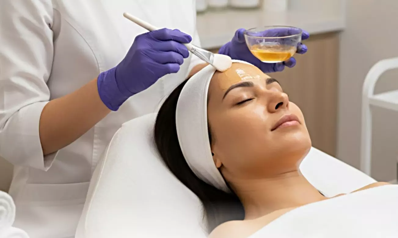 Glow up with Chemical Peel Facial or CO2 Laser Resurfacing at Uaesthetics and Wellness Institute - Up to 36% Off - Primary Image