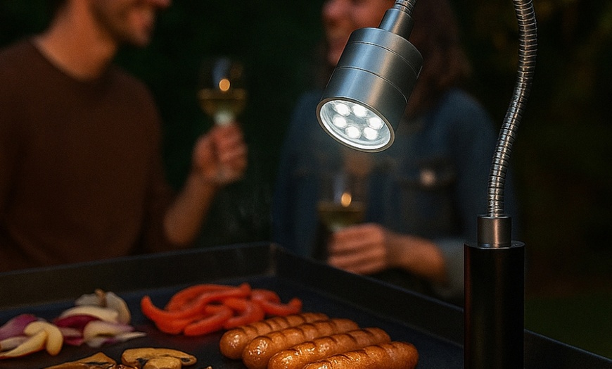 Image 3: Luz LED para barbacoa con cabezal inclinable 360° y base magnética